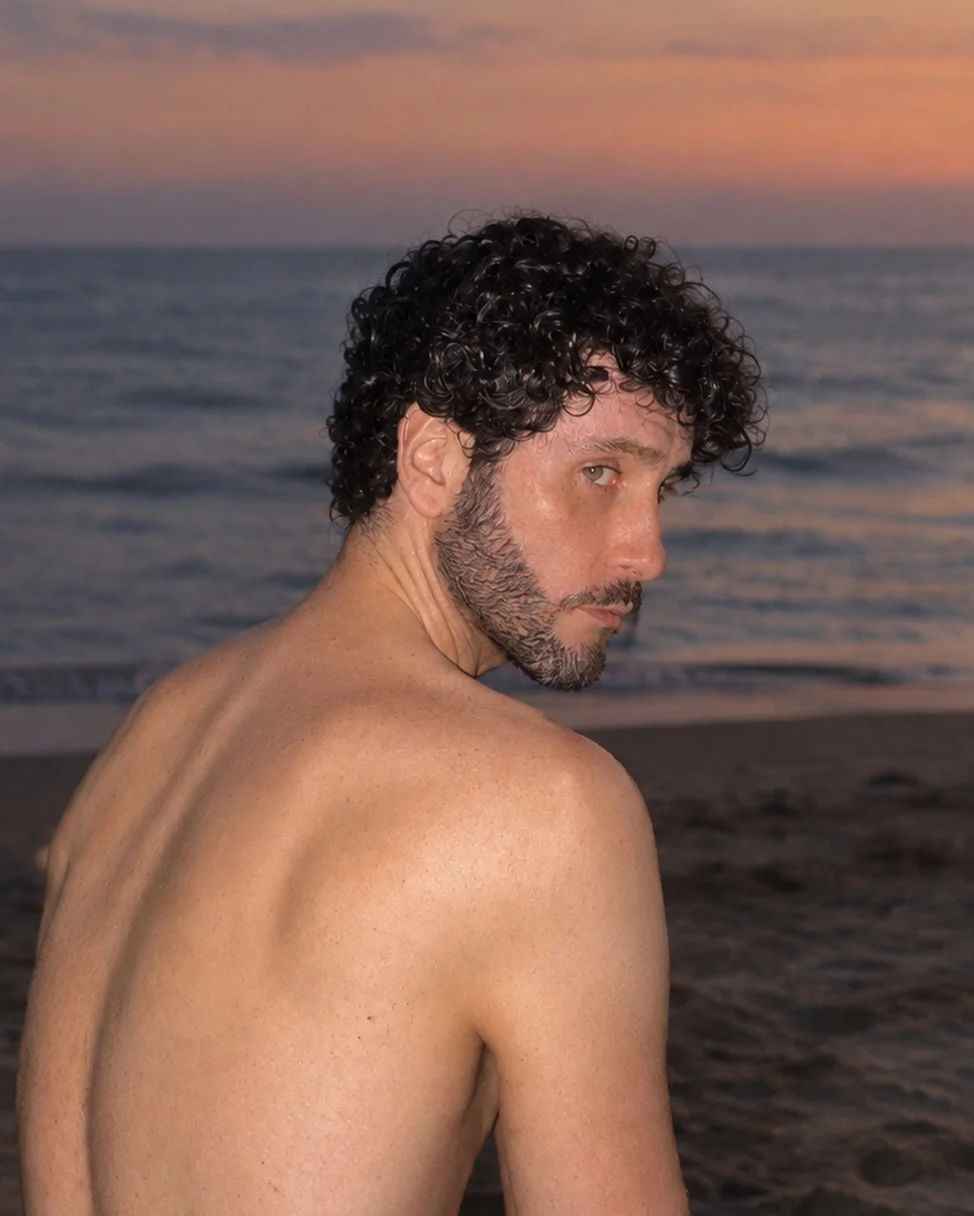 🌅Late summer light. A quiet moment before returning to the season — and to the artistic vision that has guided Víctor Jiménez Díaz since Barcelona Viva for @fclp_fundacio (2020), his first homage to Barcelona’s living composers.  A project born from a conviction: classical music is a living language, not a museum.  🪶 @magirabal ’s review for Revista @nuvol_com captured this identity with striking clarity:  🔹The Technique
“He recreated the scenes of the pieces alternating singing, recitatives, and spoken dialogue with an admirable control of the messa di voce.”  “Likewise, we heard the singer in his lowest register and the very smooth transitions from head voice to chest voice. All in all, it was with a full and calculated voice projection, without any harshness or notable misalignments.”  🔹The Voice
“In essence, we are dealing with someone who understands deeply the gap that has long and unjustly separated local talent from its rightful visibility. This explains such an ambitious and distinctive commitment to a voice like his“  “The voice shone with spectacular vibratos, demonstrating a great mastery of dynamics and endowing the piece with great tenderness.”  🔹The Artist
“To launch such a proposal, the drive of a versatile professional like Jiménez Díaz was required. He is a singer, winner of several international competitions and participant in numerous projects across Europe. He is also a producer, with a personal brand rooted in his musicological work (as seen, for example, in his álbum Bocatto di Cardinale).”  🔹The Vision
“The concert was a breath of fresh air, an update that can no longer be postponed… Countertenors are the voices of today, not those of the past…”  A legacy moment that continues to shape Víctor’s path: dialogue with heritage, contrast with new creation, and the conviction that classical music remains fully contemporary.  📸 @sound.movement.management 
🔗 Full review at nuvol.com  #VictorJimenezDiaz #MaleContralto #Contralto #ContemporaryMusic #ClassicalMusic